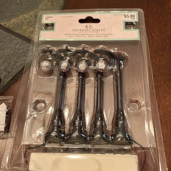 Village craft lot Gnome/fairy/christmas/ fall - Picture 7 of 7